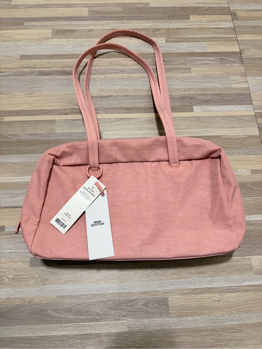 BAGGU: Urban Outfitters Exclusive Nylon Bowler Bag “Rose Tan” 💗 - Picture 2 of 4